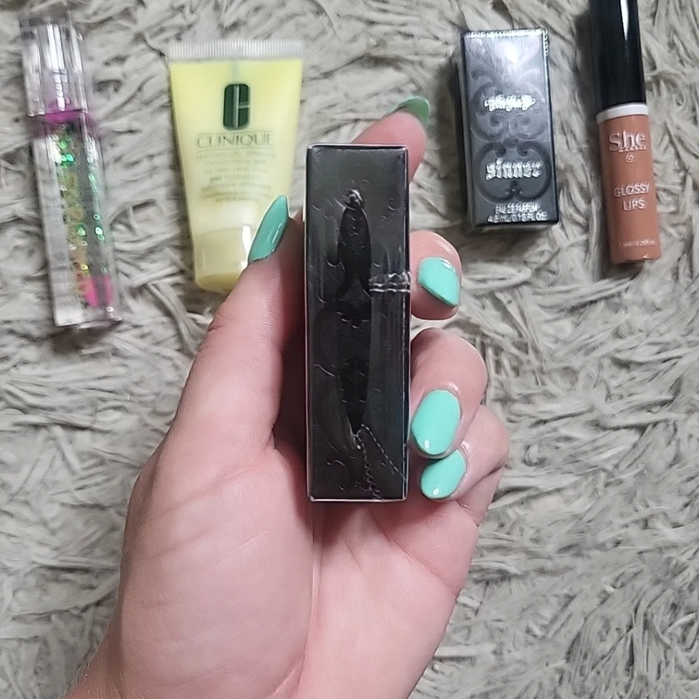 Beauty Bundle Clinique Kat Von D Lips Plumping Lip Gloss Moisturizer ✨️💫